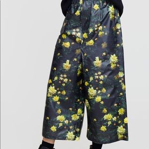ISO Anntian Straight Pant - Rubberized Silk Yellow Rose Print, Size M or L